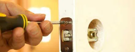 Affordable Locksmith Services Earth City, MO 314-200-4439 - 24-hour-lock-key-01