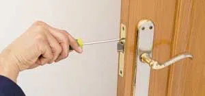 Affordable Locksmith Services Earth City, MO 314-200-4439 Affordable Locksmith Services Earth City, MO 314-200-4439 - trunk-unlock-01